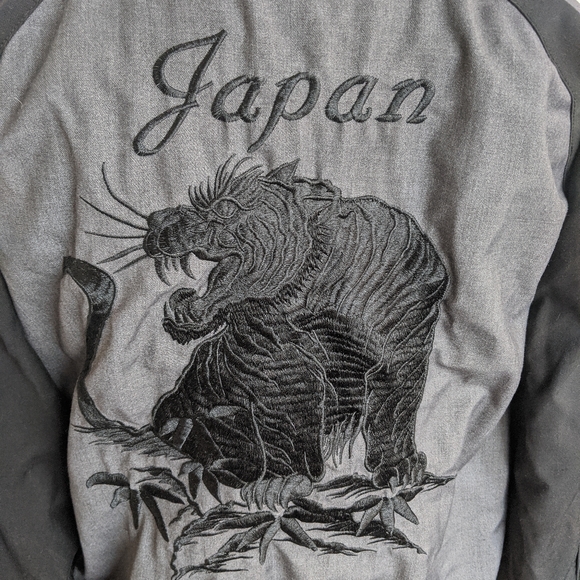 Black & Grey Bomber with Tiger - Picture 8 of 9